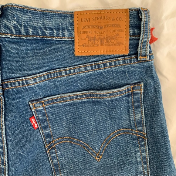 Levi’s Wedgie Fit Straight Leg Jeans - Picture 10 of 12